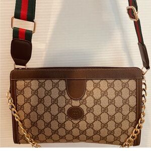GUCCI Convertible in to a shoulder bag